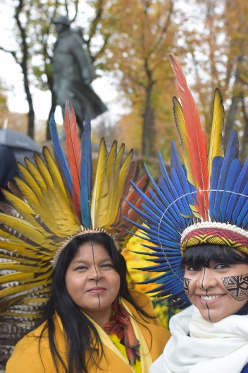 Sônia Guajajara e Célia Xakriabá em Paris, novembro de 2019. Foto: Gérard Wormser