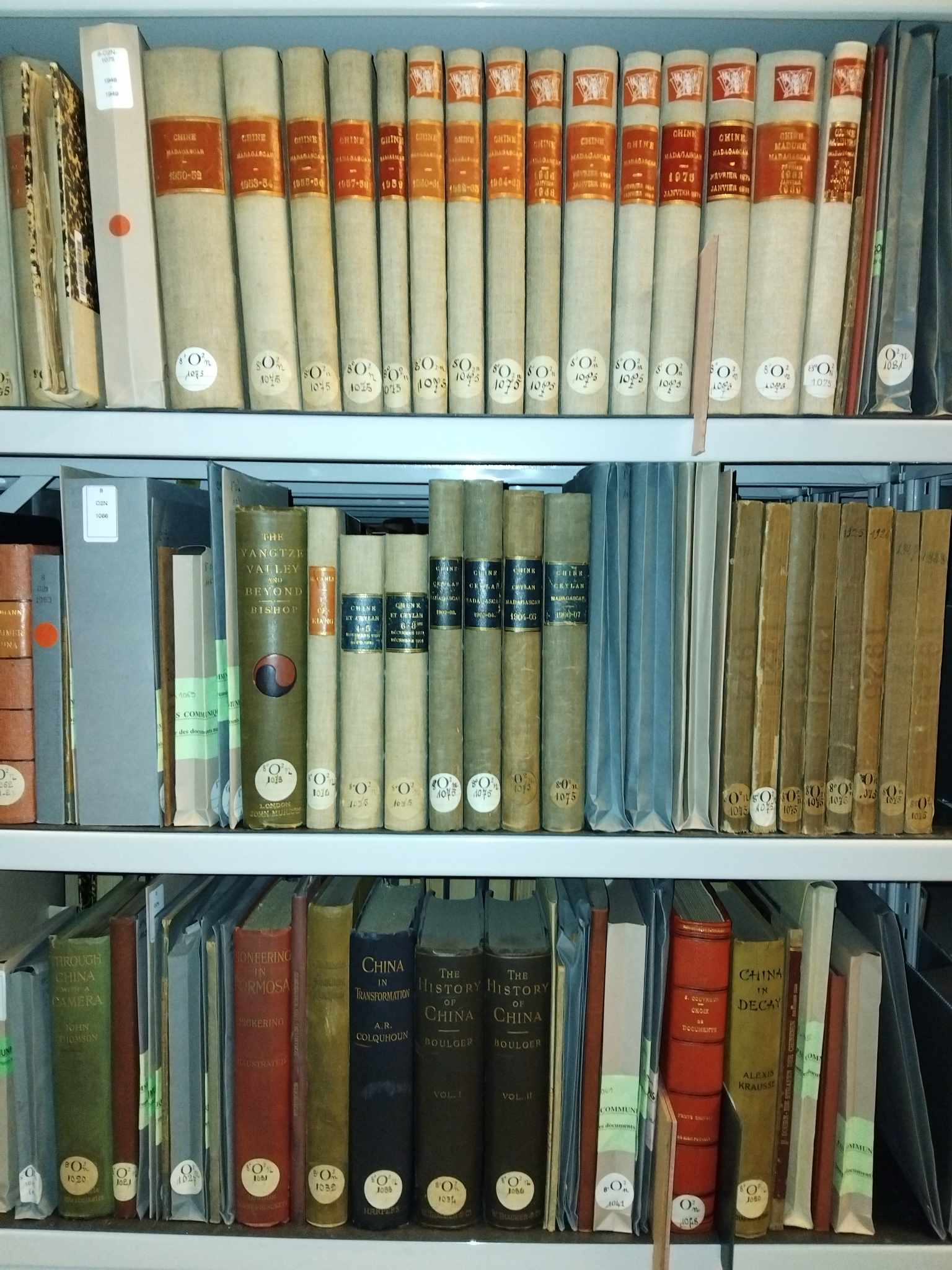 Bibliothèque nationale de France. Magasin du département Philosophie, Histoire, Sciences de l’Homme. Périodiques et monographies cotés O2, Histoire de l’Asie.