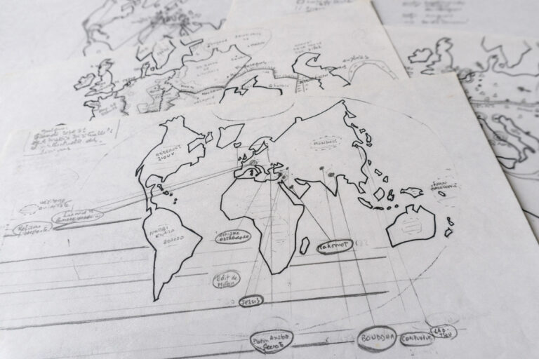 Documents préparatoires pour le livre L’histoire des hommes, fonds Suzanne Citron, BnF © photo Letizia Goretti